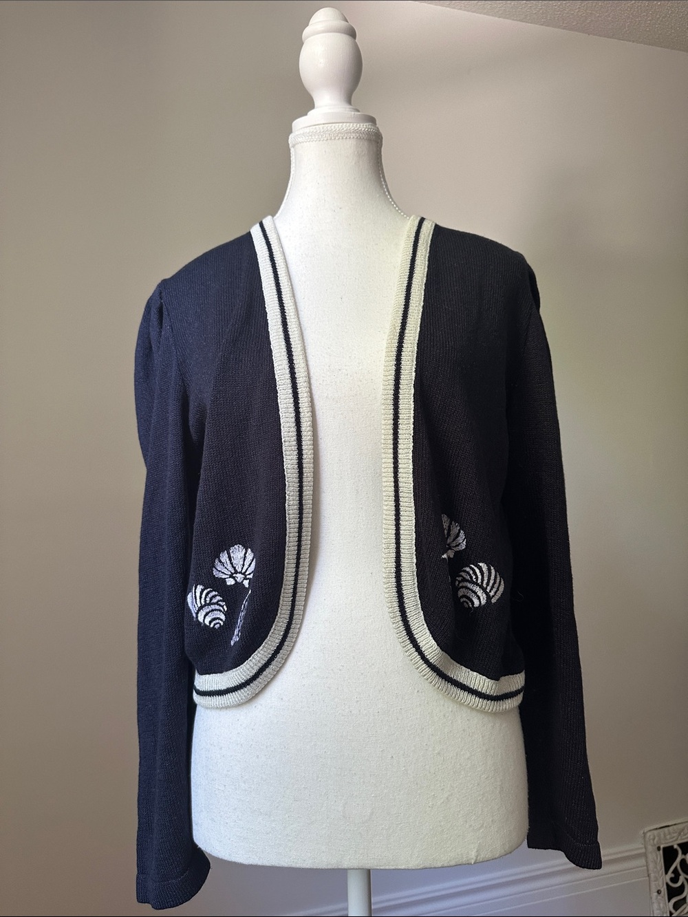 LESLIE FAY Vintage Blue Seaβ Shell Nautical Beach Cottage Open Front Cardigan